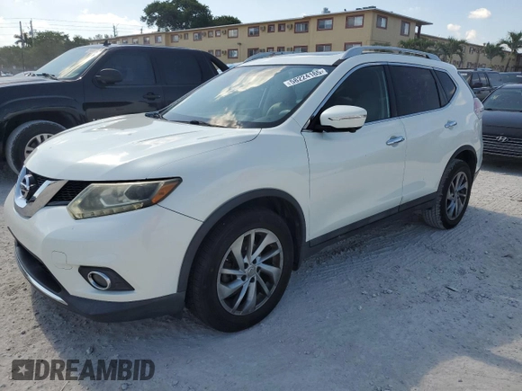 2015 Nissan Rogue SL z VIN 5N1AT2MV8FC824389, wystawiony jako Copart lot #58224165 z przebiegiem 96 545 mil mil oraz Szkoda całkowita • Salvage title. Historia ofert i sprzedaży dostępna na DreamBid. Obrazek 1.