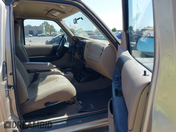 2002 Ford Ranger XL Fleet z VIN 1FTZR45E32PB74163, wystawiony jako IAAI lot #42444073 z przebiegiem 207 649 mil mil oraz . Historia ofert i sprzedaży dostępna na DreamBid. Obrazek 5.