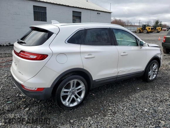 2017 Lincoln MKC Reserve with VIN 5LMTJ3DH4HUL32354, listed as a Copart auction lot 49152035 with 59,673 mi miles and Salvage title. Bid and sale history available at DreamBid. Image 3.