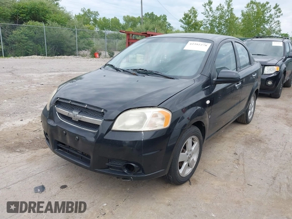 2008 Chevrolet Aveo LT z VIN KL1TG56638B063246, wystawiony jako IAAI lot #42392278 z przebiegiem 104 681 mil mil oraz . Historia ofert i sprzedaży dostępna na DreamBid. Obrazek 2.