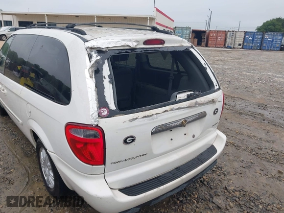 2006 Chrysler Town & Country Touring z VIN 2A4GP54L76R915853, wystawiony jako IAAI lot #42361966 z przebiegiem 250 782 mil mil oraz . Historia ofert i sprzedaży dostępna na DreamBid. Obrazek 6.