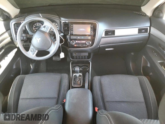 2018 Mitsubishi Outlander ES z VIN JA4AD2A33JJ004725, wystawiony jako Copart lot #55517105 z przebiegiem 79 815 mil mil oraz Szkoda całkowita • Salvage title. Historia ofert i sprzedaży dostępna na DreamBid. Obrazek 8.