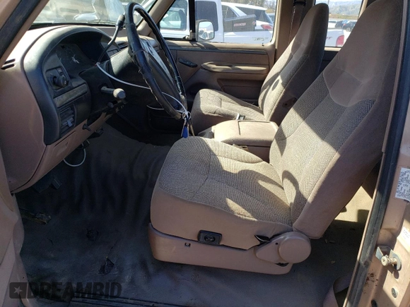 1993 Ford F-250 with VIN 1FTHX25H4PKA63657, listed as a Copart auction lot 49556385 with Not provided miles and Clean title. Bid and sale history available at DreamBid. Image 7.