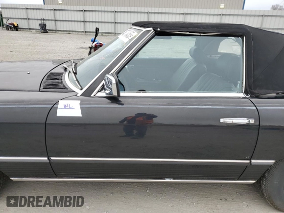 1985 Mercedes-Benz 380 z VIN WDBBA45C3FA030353, wystawiony jako Copart lot #48373455 z przebiegiem 97 471 mil mil oraz Nie do naprawy • Non repairable. Historia ofert i sprzedaży dostępna na DreamBid. Obrazek 12.