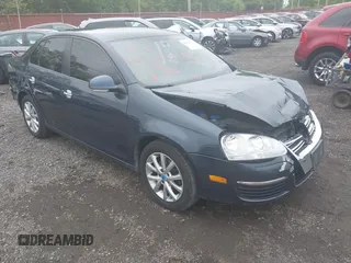 2010 Volkswagen Jetta Limited Edition с VIN 3VWAZ7AJ5AM155049, выставлен на аукционе IAAI как лот 42276777 с пробегом 88 699 миль миль и . История ставок и продаж доступна на DreamBid. Изображение 1.