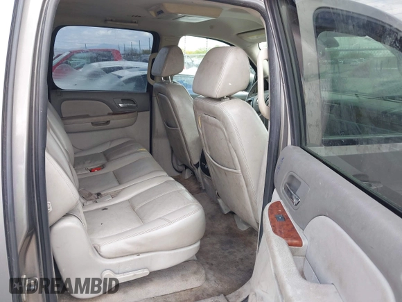 2007 Chevrolet Suburban LT with VIN 1GNFK16327J242103, listed as a IAAI auction lot 42172990 with 185,103 mi miles and . Bid and sale history available at DreamBid. Image 8.
