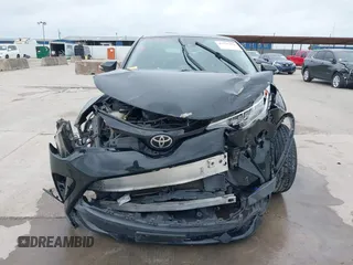 2020 Toyota C-HR LE z VIN JTNKHMBX1L1074377, wystawiony jako IAAI lot #42135672 z przebiegiem 88 846 mil mil oraz . Historia ofert i sprzedaży dostępna na DreamBid. Obrazek 6.