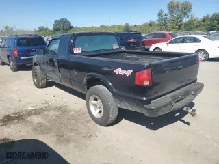 2003 GMC Sonoma SLS with VIN 1GTDT19X038257504, listed as a Copart auction lot 75195564 with 169,052 mi miles and Salvage Title. Bid and sale history available at carsss.com. Image 2.