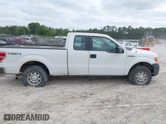 2013 Ford F-150 XL with VIN 1FTFX1EF5DKD65924, listed as a IAAI auction lot 42088693 with 58,714 mi miles and . Bid and sale history available at carsss.com. Image 13.