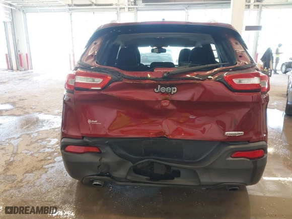 2014 Jeep Cherokee Latitude with VIN 1C4PJLCSXEW154505, listed as a IAAI auction lot 41667745 with 199,957 mi miles. Bid and sale history available at carsss.com. Image 16.