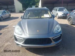 2012 Porsche Cayenne Turbo z VIN WP1AC2A29CLA81105, wystawiony jako IAAI lot #42618593 z przebiegiem 173 873 mil mil oraz . Historia ofert i sprzedaży dostępna na DreamBid. Obrazek 13.