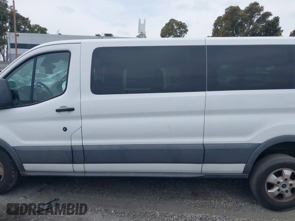 2017 Ford Transit XL z VIN 1FBZX2YM1HKA98823, wystawiony jako IAAI lot #42066291 z przebiegiem 100 011 mil mil oraz . Historia ofert i sprzedaży dostępna na DreamBid. Obrazek 15.
