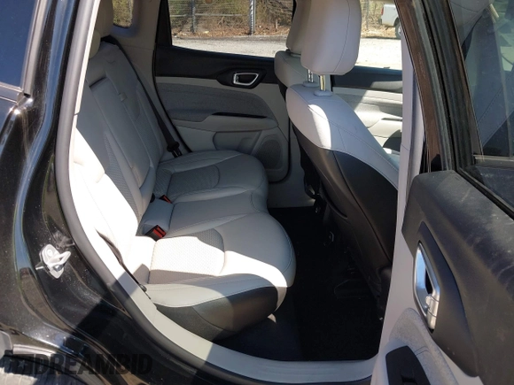 2022 Jeep Compass Latitude with VIN 3C4NJCBB4NT140193, listed as a IAAI auction lot 41787187 with 69,155 mi miles and . Bid and sale history available at carsss.com. Image 8.
