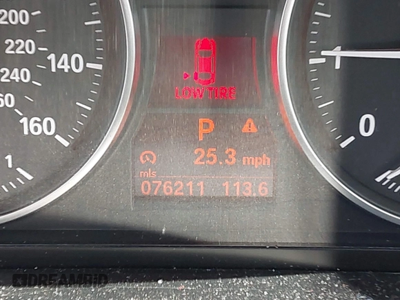 2015 BMW X1 xDrive28i with VIN WBAVL1C57FVY27822, listed as a IAAI auction lot 41977545 with 76,211 mi miles. Bid and sale history available at carsss.com. Image 15.