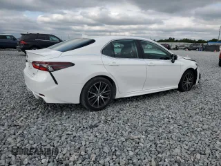 2024 Toyota Camry SE with VIN 4T1G11AK2RU862056, listed as a Copart auction lot 51670125 with 26,724 mi miles and Salvage Title. Bid and sale history available at carsss.com. Image 3.
