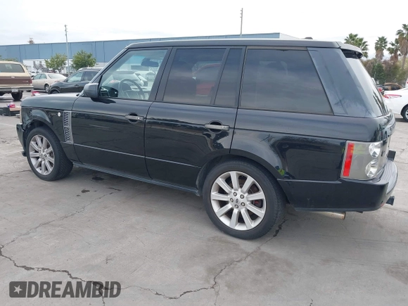 2008 Land Rover Range Rover SC z VIN SALMF13438A264820, wystawiony jako IAAI lot #41545831 z przebiegiem 117 151 mil mil oraz . Historia ofert i sprzedaży dostępna na DreamBid. Obrazek 3.