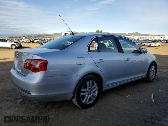 2007 Volkswagen Jetta с VIN 3VWEG81K57M137679, выставлен на аукционе Copart как лот 86480694 с пробегом 43 430 миль миль и Списание • Salvage title. История ставок и продаж доступна на DreamBid. Изображение 3.