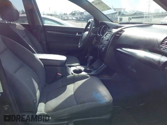 2012 Kia Sorento LX with VIN 5XYKTDA27CG227093, listed as a IAAI auction lot 41503291 with 206,924 mi miles. Bid and sale history available at carsss.com. Image 5.