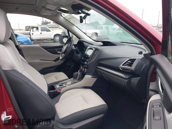 2024 Subaru Forester Premium with VIN JF2SKADC8RH463095, listed as a IAAI auction lot 41514816 with 9,041 mi miles. Bid and sale history available at carsss.com. Image 5.