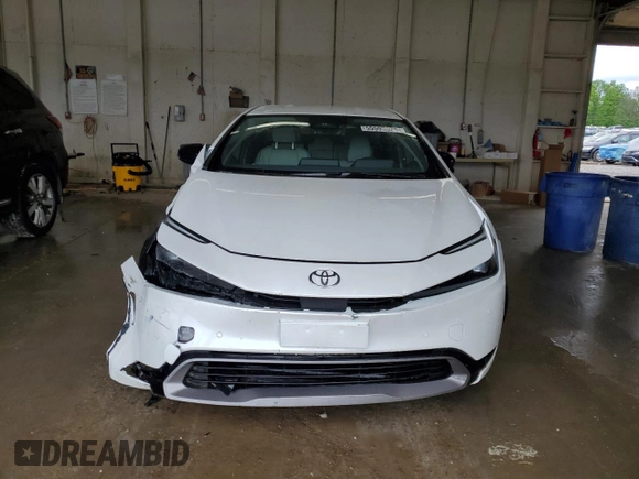 2024 Toyota Prius LE z VIN JTDACAAUXR3033375, wystawiony jako Copart lot #55593025 z przebiegiem 7 663 mil mil oraz Szkoda całkowita • Salvage title. Historia ofert i sprzedaży dostępna na DreamBid. Obrazek 5.