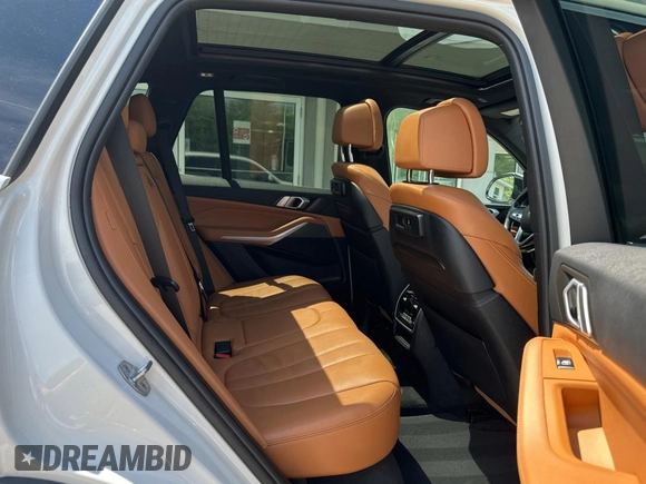 2019 BMW X5 xDrive40i z VIN 5UXCR6C56KLK99829, wystawiony jako Copart lot #58981345 z przebiegiem 165 939 mil mil oraz Czysty tytuł • Clean title. Historia ofert i sprzedaży dostępna na DreamBid. Obrazek 6.