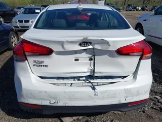2018 Kia Forte LX with VIN 3KPFL4A7XJE172243, listed as a IAAI auction lot 41957937 with 105,221 mi miles. Bid and sale history available at carsss.com. Image 6.