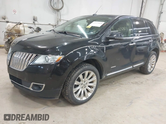 2014 Lincoln MKX with VIN 2LMDJ8JK4EBL16245, listed as a IAAI auction lot 42137824 with 184,479 mi miles. Bid and sale history available at carsss.com. Image 2.