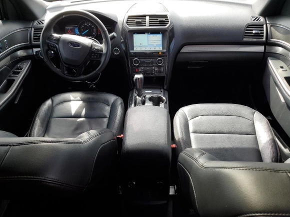 2018 Ford Explorer XLT z VIN 1FM5K8D88JGA61972, wystawiony jako Copart lot #52791995 z przebiegiem 73 648 mil mil oraz Szkoda całkowita • Salvage title. Historia ofert i sprzedaży dostępna na DreamBid. Obrazek 8.