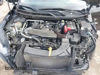 2024 Nissan Rogue S z VIN 5N1BT3AA7RC728592, wystawiony jako IAAI lot #42117877 z przebiegiem 25 299 mil mil oraz . Historia ofert i sprzedaży dostępna na DreamBid. Obrazek 6.
