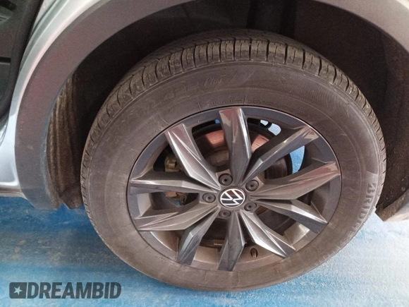 2024 Volkswagen Tiguan SE with VIN 3VV3B7AX8RM108454, listed as a IAAI auction lot 42793135 with 34,423 mi miles and . Bid and sale history available at DreamBid. Image 2.