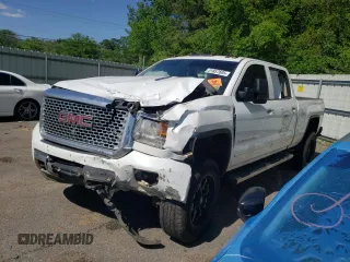2015 GMC Sierra 2500HD Denali z VIN 1GT120E8XFF186715, wystawiony jako Copart lot #51857605 z przebiegiem Nie podano mil oraz Szkoda całkowita • Salvage title. Historia ofert i sprzedaży dostępna na DreamBid. Obrazek 1.