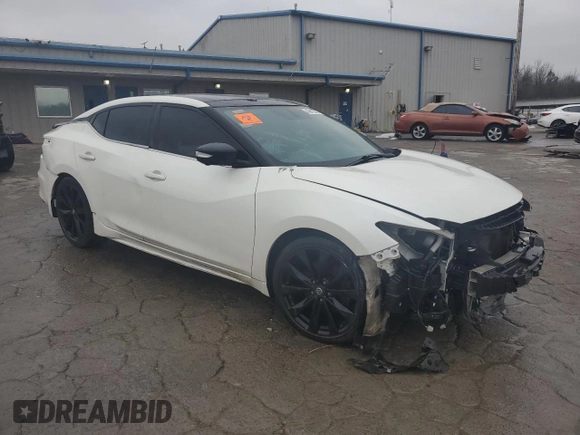 2019 Nissan Maxima Platinum z VIN 1N4AA6AV5KC373153, wystawiony jako Copart lot #43813565 z przebiegiem 106 698 mil mil oraz Szkody całkowita. Historia ofert i sprzedaży dostępna na DreamBid. Obrazek 4.