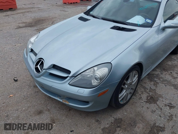 2007 Mercedes-Benz SLK 280 with VIN WDBWK54F77F157563, listed as a IAAI auction lot 42683146 with 144,298 mi miles and . Bid and sale history available at DreamBid. Image 6.