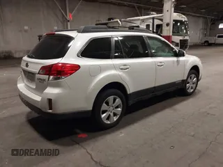 2010 Subaru Outback Premium All-Weather Anniversary z VIN 4S4BRBCC3A3317654, wystawiony jako IAAI lot #41935655 z przebiegiem 171 756 mil mil oraz . Historia ofert i sprzedaży dostępna na DreamBid. Obrazek 4.