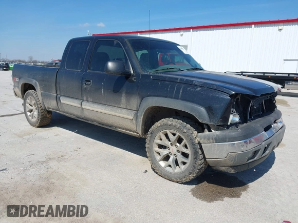 2005 Chevrolet Silverado 1500 Z71 with VIN 2GCEK19B251347481, listed as a IAAI auction lot 41886913 with 236,414 mi miles. Bid and sale history available at carsss.com. Image 1.