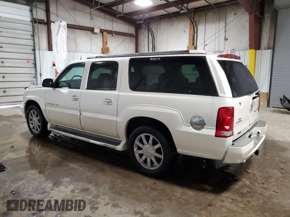 2005 Cadillac Escalade ESV z VIN 3GYFK66N95G172728, wystawiony jako Copart lot #50404715 z przebiegiem 139 546 mil mil oraz Szkody całkowita. Historia ofert i sprzedaży dostępna na DreamBid. Obrazek 2.