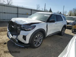 2025 Ford Explorer Platinum z VIN 1FMWK8HC5SGA29484, wystawiony jako Copart lot #54720435 z przebiegiem 4 405 mil mil oraz Szkoda całkowita • Salvage title. Historia ofert i sprzedaży dostępna na DreamBid. Obrazek 1.