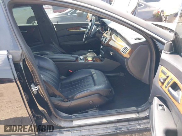 2013 Mercedes-Benz CLS-Class CLS 550 with VIN WDDLJ7DB9DA084503, listed as a IAAI auction lot 41928903 with 129,184 mi miles. Bid and sale history available at carsss.com. Image 5.