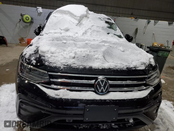 2024 Volkswagen Tiguan S with VIN 3VVFB7AX0RM137377, listed as a Copart auction lot 45110745 with Not provided miles and Salvage title. Bid and sale history available at DreamBid. Image 5.