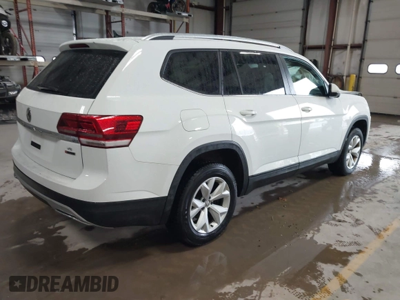 2018 Volkswagen Atlas SE with VIN 1V2KR2CA2JC569381, listed as a IAAI auction lot 41843200 with 87,769 mi miles and . Bid and sale history available at DreamBid. Image 4.
