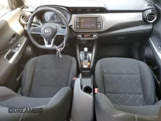 2020 Nissan Kicks SV with VIN 3N1CP5CVXLL551494, listed as a Copart auction lot 52724495 with 112,585 mi miles and Salvage Title. Bid and sale history available at carsss.com. Image 8.