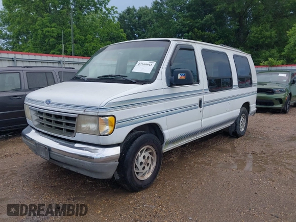 1992 Ford Econoline Cargo z VIN 1FDEE14N3NHA25465, wystawiony jako IAAI lot #42149941 z przebiegiem 172 438 mil mil oraz . Historia ofert i sprzedaży dostępna na DreamBid. Obrazek 2.