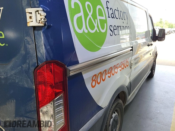 2016 Ford Transit Cargo z VIN 1FTYE1YM4GKB13059, wystawiony jako IAAI lot #42626529 z przebiegiem 260 756 mil mil oraz . Historia ofert i sprzedaży dostępna na DreamBid. Obrazek 22.