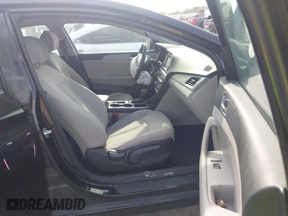2018 Hyundai Sonata SE z VIN 5NPE24AF1JH700334, wystawiony jako IAAI lot #42261191 z przebiegiem 93 269 mil mil oraz . Historia ofert i sprzedaży dostępna na DreamBid. Obrazek 5.