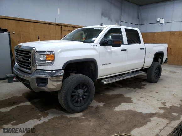 2018 GMC Sierra 2500HD with VIN 1GT12REG9JF164936, listed as a Copart auction lot 70438794 with 206,573 mi miles and Salvage Title. Bid and sale history available at carsss.com. Image 1.