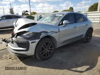 2022 Porsche Macan with VIN WP1AA2A57NLB05971, listed as a Copart auction lot 43400275 with 28,092 mi miles and Salvage Title. Bid and sale history available at carsss.com. Image 1.