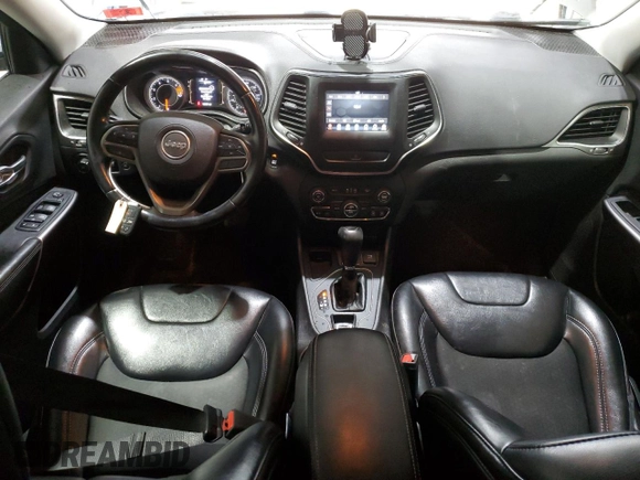 2019 Jeep Cherokee Latitude Plus z VIN 1C4PJLLB6KD129415, wystawiony jako Copart lot #55595815 z przebiegiem 94 757 mil mil oraz Szkoda całkowita • Salvage title. Historia ofert i sprzedaży dostępna na DreamBid. Obrazek 8.