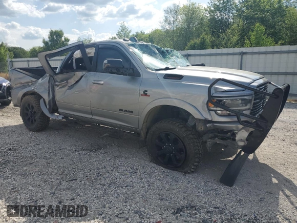 2020 Ram 2500 Laramie z VIN 3C6UR5FL2LG282784, wystawiony jako Copart lot #54198945 z przebiegiem 70 759 mil mil oraz Szkoda całkowita • Salvage title. Historia ofert i sprzedaży dostępna na DreamBid. Obrazek 4.