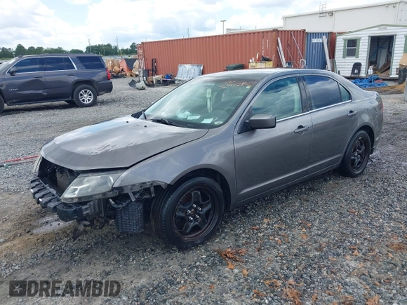 2010 Ford Fusion SE z VIN 3FAHP0HA0AR390424, wystawiony jako IAAI lot #42412805 z przebiegiem 276 002 mil mil oraz . Historia ofert i sprzedaży dostępna na DreamBid. Obrazek 2.