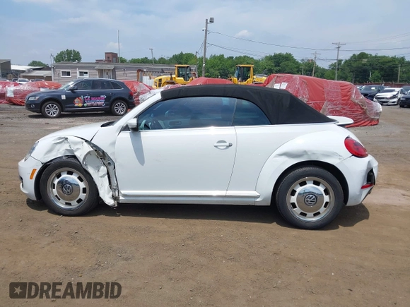 2015 Volkswagen Beetle Classic с VIN 3VW517AT4FM809038, выставлен на аукционе IAAI как лот 42621859 с пробегом 106 118 миль миль и . История ставок и продаж доступна на DreamBid. Изображение 14.